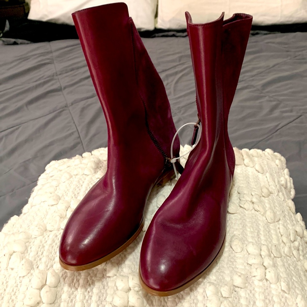 Very nice boots size 7 the color is beautiful go check good price Kate spade yes